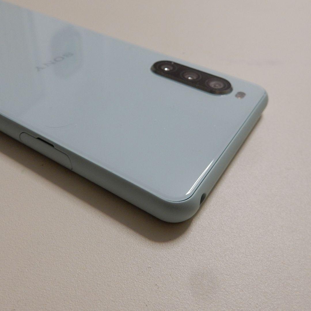 小型 スマホ エクスペリア10 ll sov43 中古