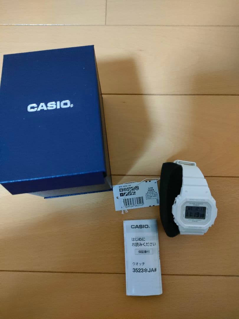 CASIO BABY-G ホワイト腕時計　レディース　新品　タグ＆ケース付