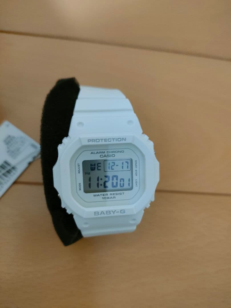 CASIO BABY-G ホワイト腕時計　レディース　新品　タグ＆ケース付