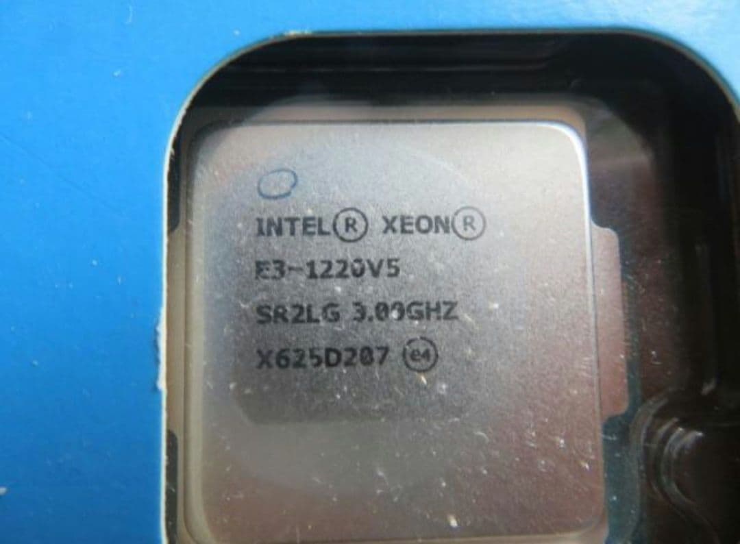 新品未開封 Intel Xeon E3-1220V5 BOX