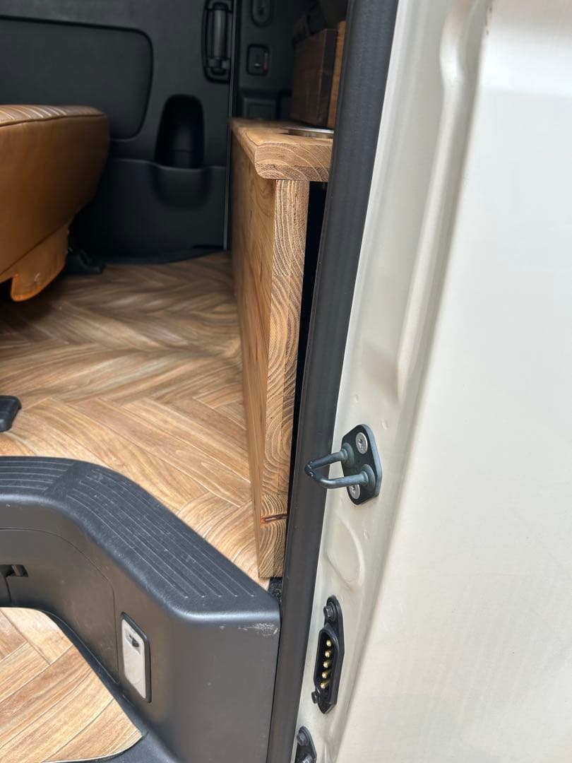 #101 ハイエース 200系 セカンドテーブル