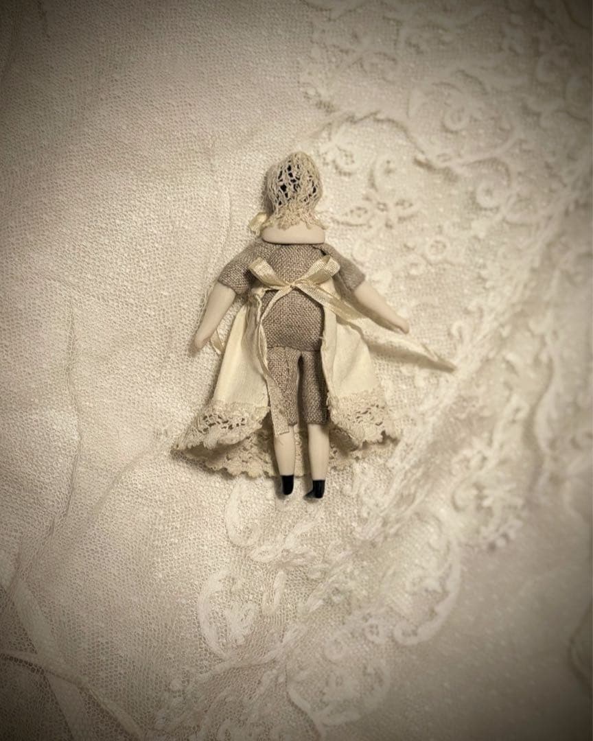 チャイナヘッドドール極小*パリアンドール*ミニチュア8.7cm*センターパート