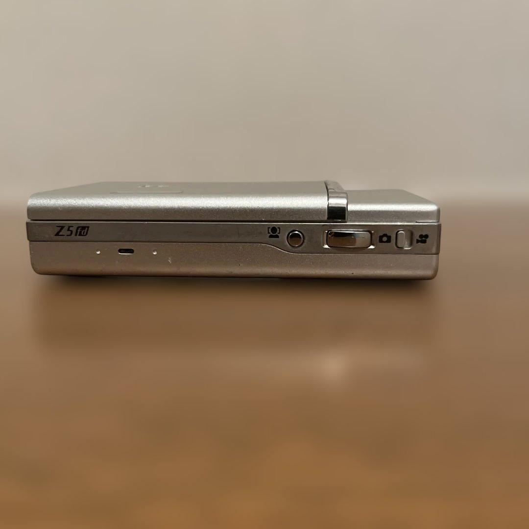 FUJIFILM FINEPIX ファインピクス　Z5fd　デジカメ　シルバー