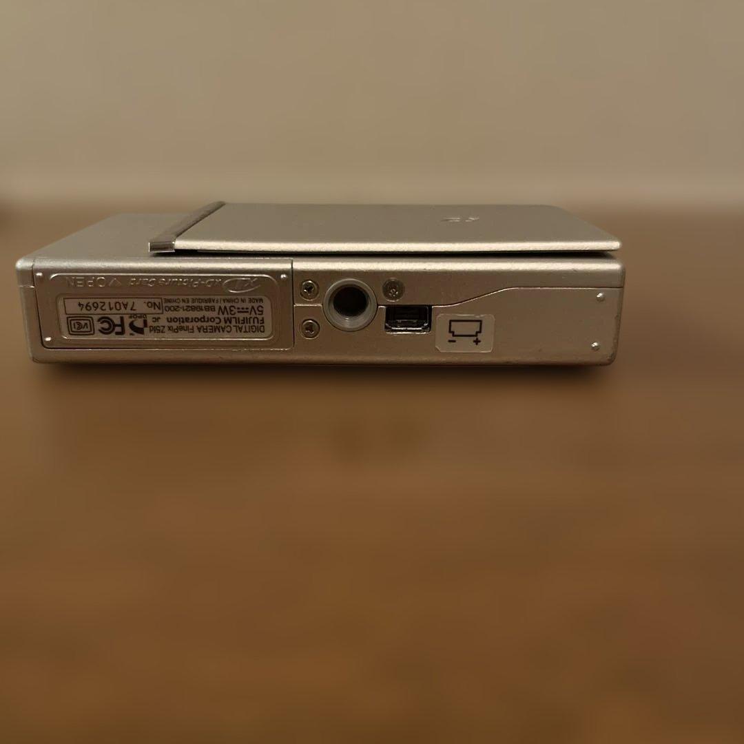 FUJIFILM FINEPIX ファインピクス　Z5fd　デジカメ　シルバー