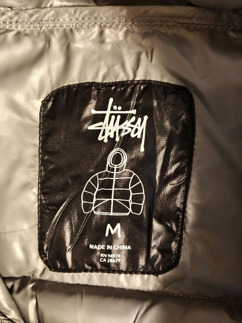 Stussy ブラック ダウンジャケット 800フィル