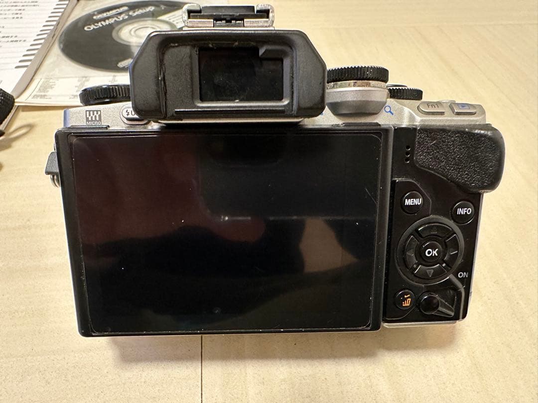 オリンパス OLYMPUS om-d em-10