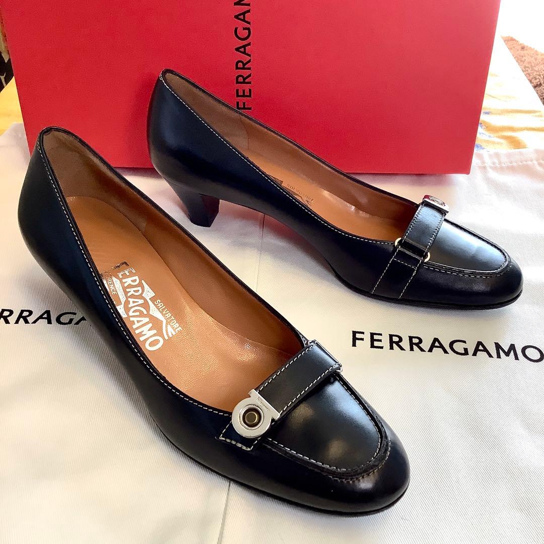 極美品! フェラガモ シルバーガンチーニ 極上カーフ ホワイトステッチ 23㎝