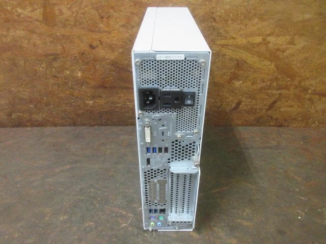 送料込★ 富士通 ESPRIMO D588/VX i7 8th Genジャンク