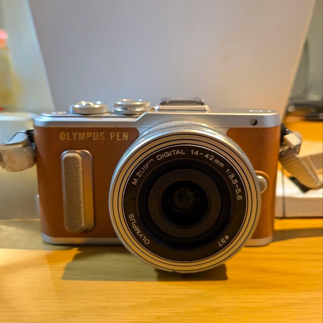 【値下げ】Olympus E-PL8 ミラーレス一眼、ストラップ、ケース