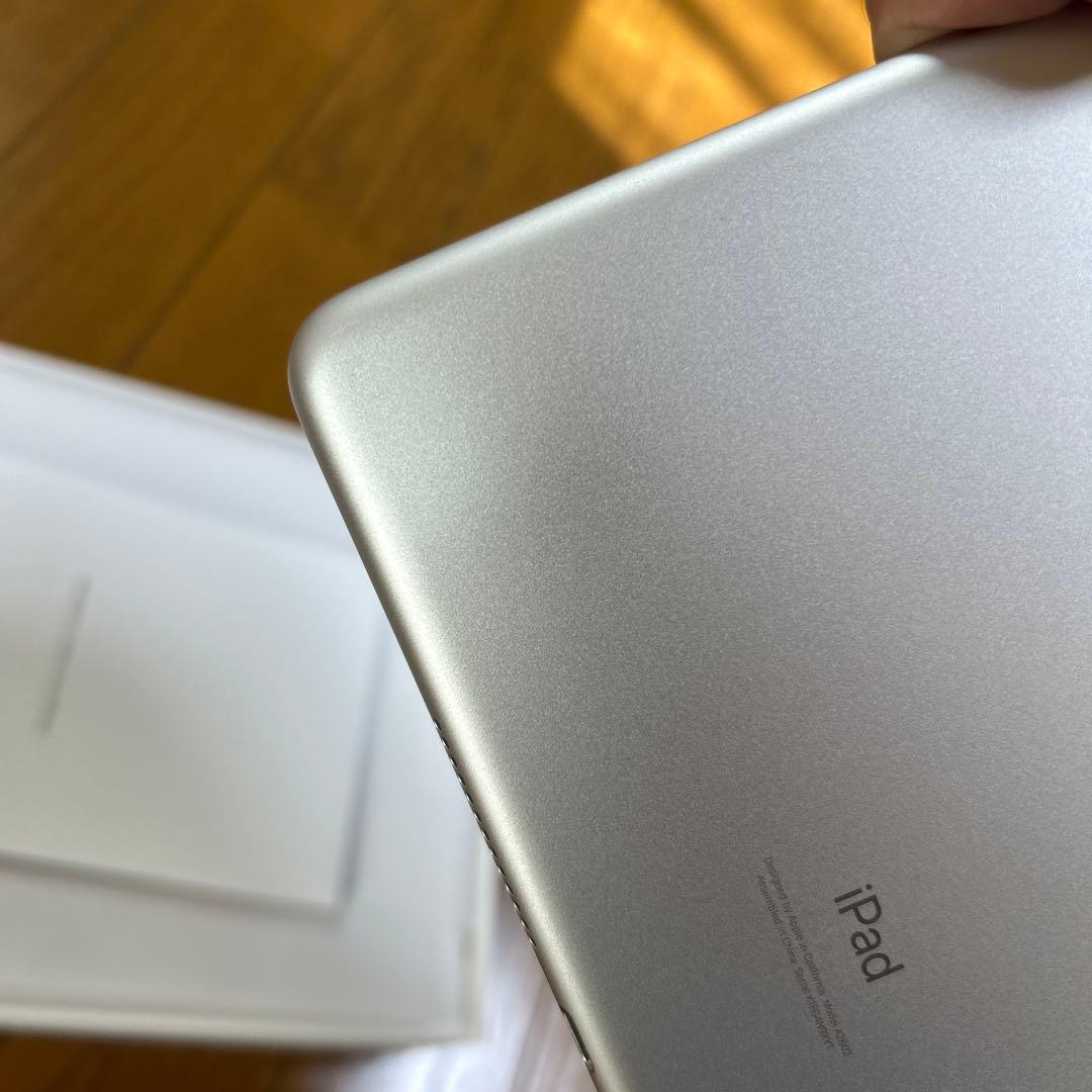 美品！Apple iPad 第9世代 64GB Wi-Fiモデル 10.2