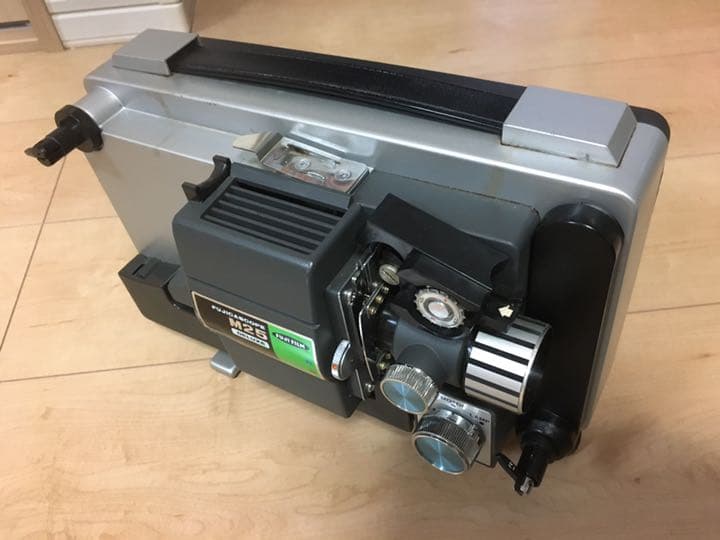 富士フイルムの映写機「JICASCOPE M25」