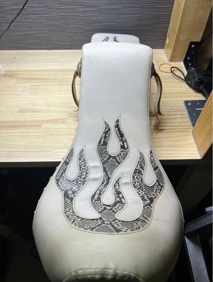 シャドウ400、750 シート　キングアンドクイーンワンオフシート　3段シート