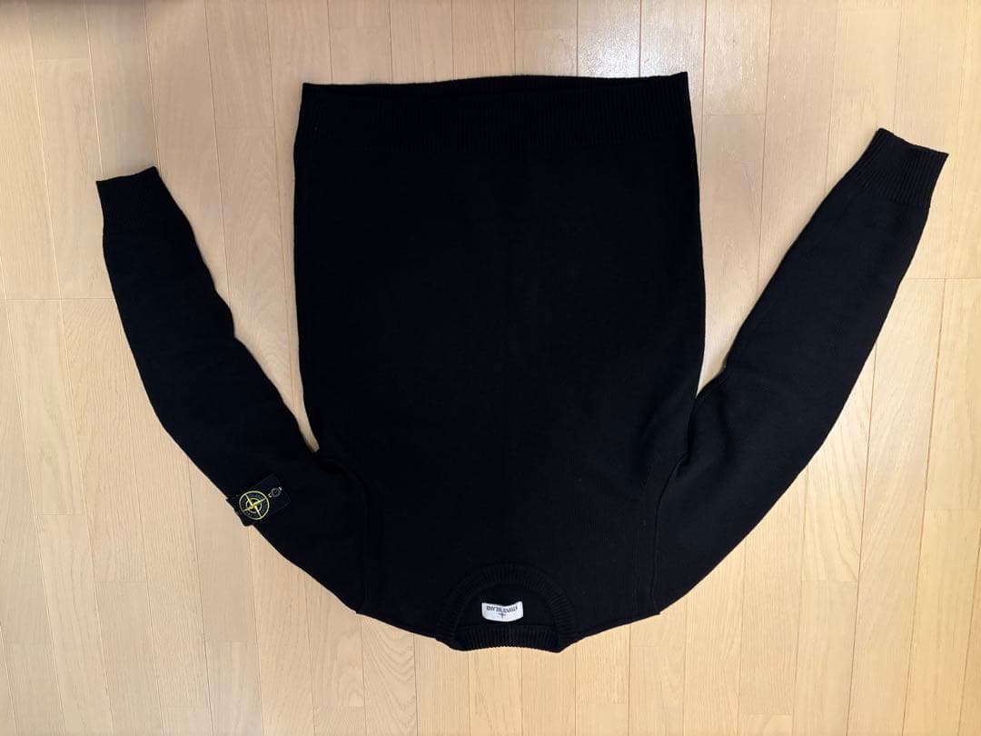 STONE  ブラック ニットセーター