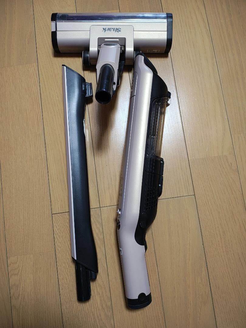 シャーク★コードレスクリーナー★CS601JPK★バッテリー新品と同等★4
