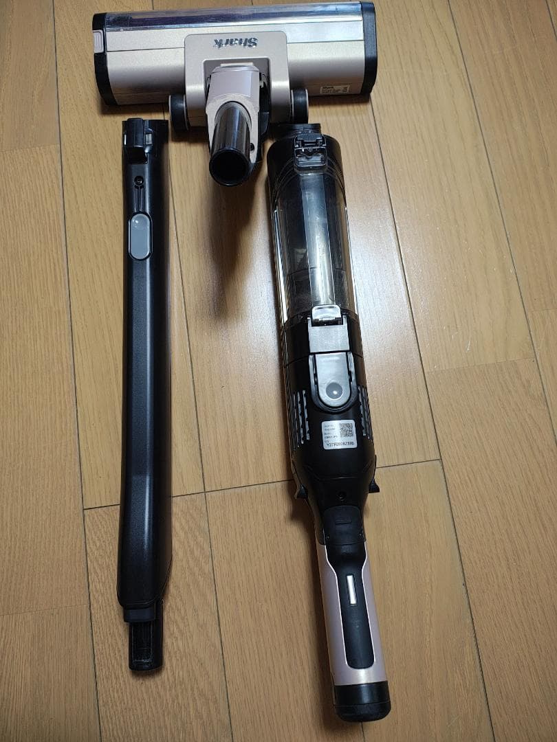 シャーク★コードレスクリーナー★CS601JPK★バッテリー新品と同等★4