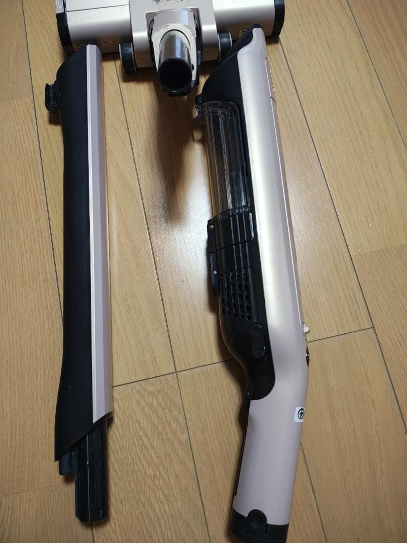 シャーク★コードレスクリーナー★CS601JPK★バッテリー新品と同等★4