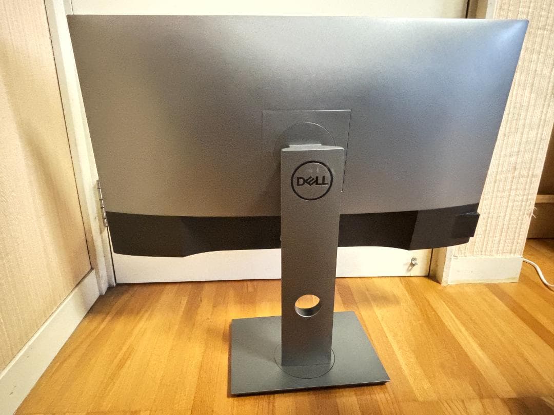 Dell U2720QM 4K モニター