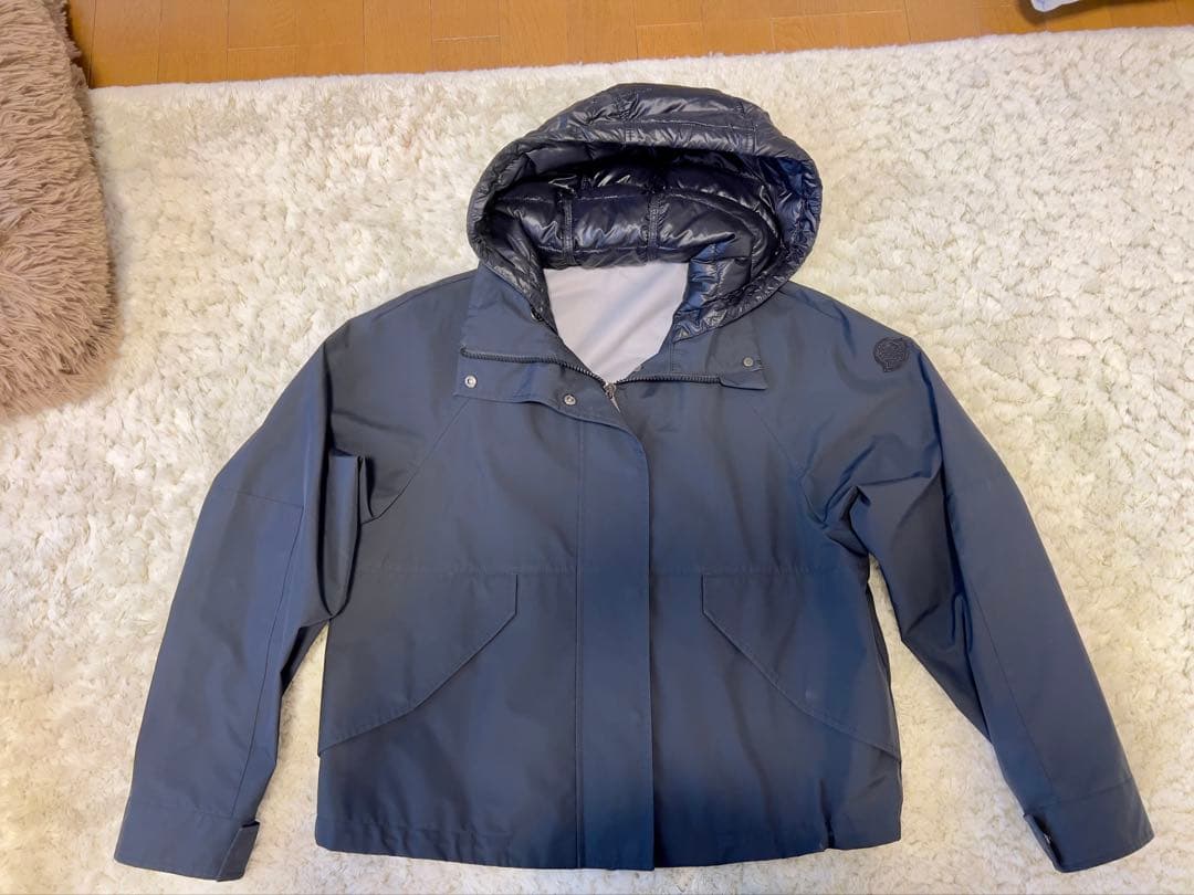 Monclerレインコート フード付き