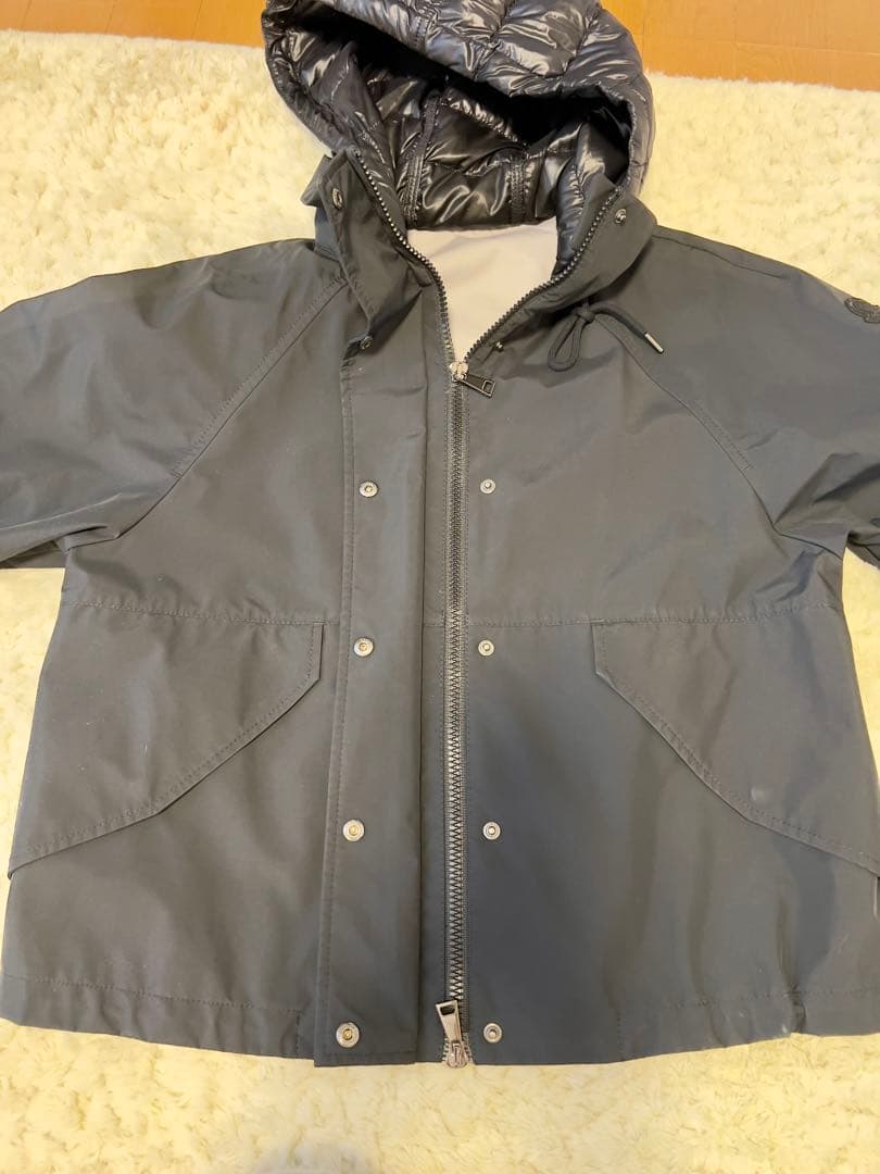 Monclerレインコート フード付き