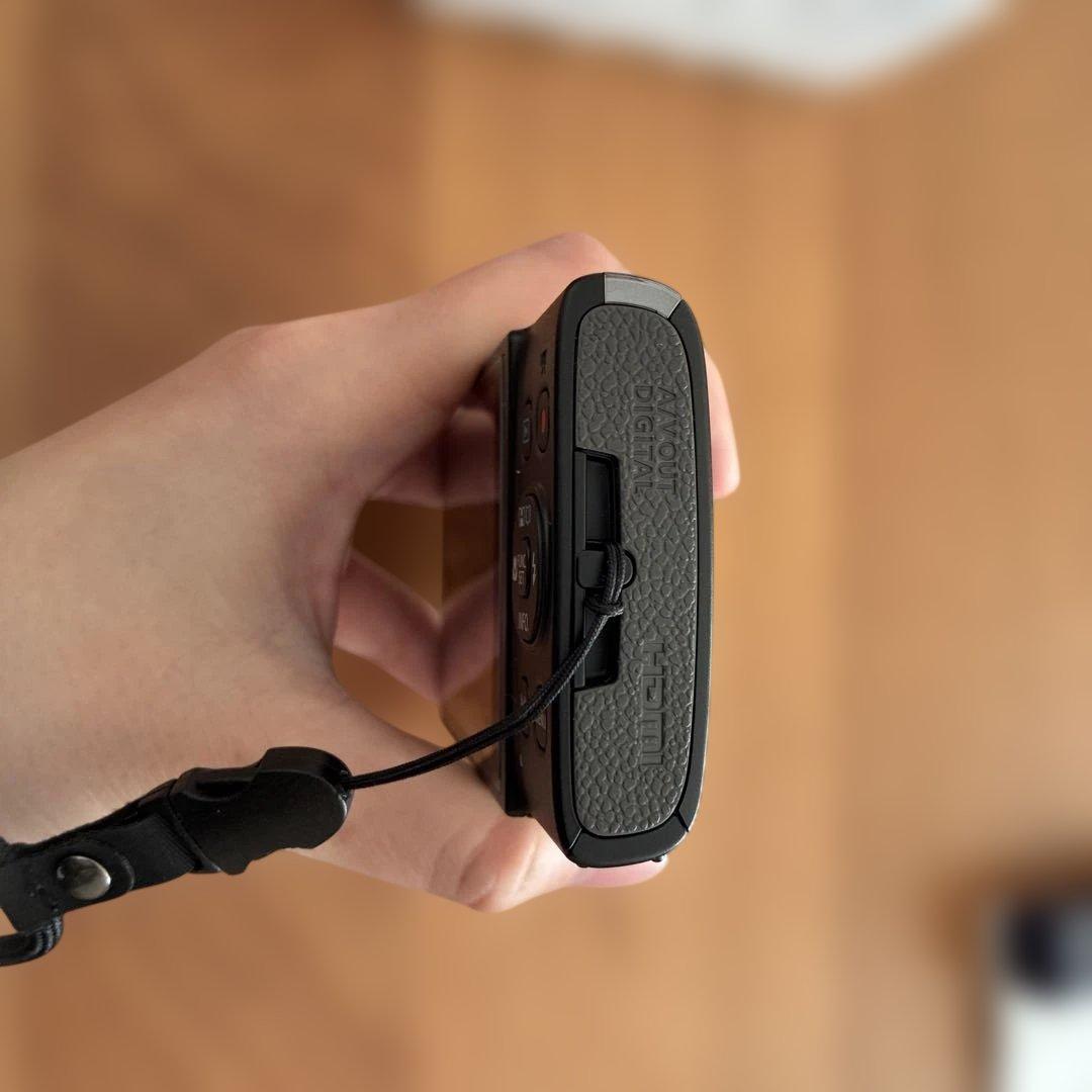 デジカメ　IXY 650 Canon 黒　64GB SDカード付き