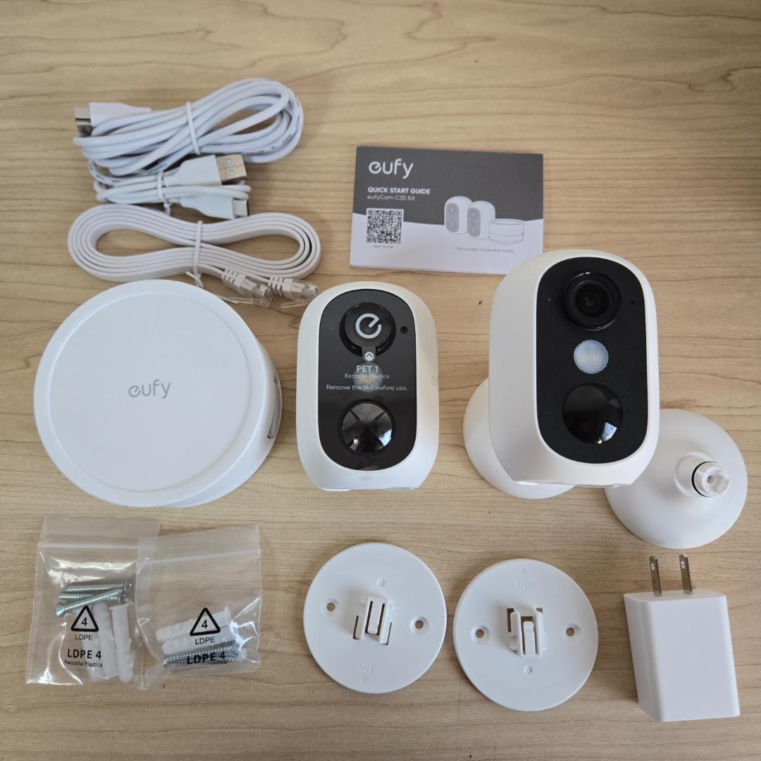 防犯カメラ Eufy eufyCam C35 2-Cam Kit + Solar Panel
