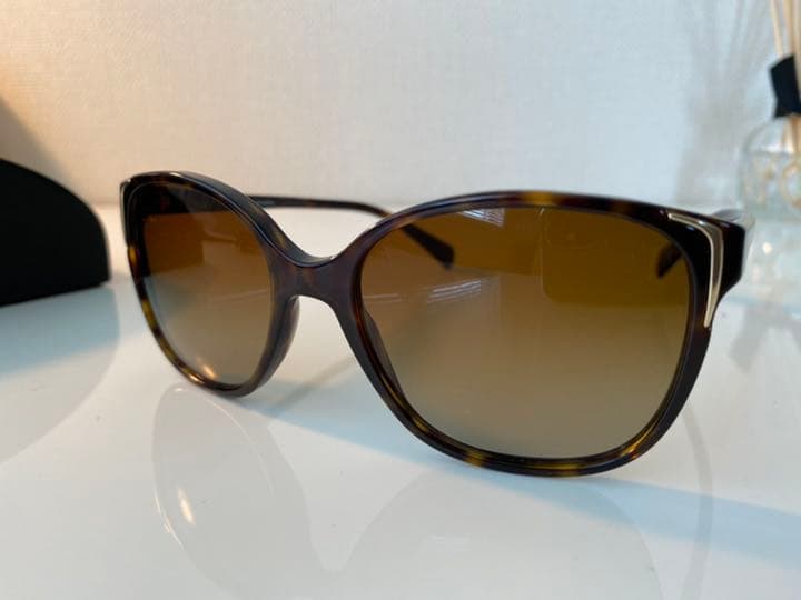 PRADA レディースサングラス