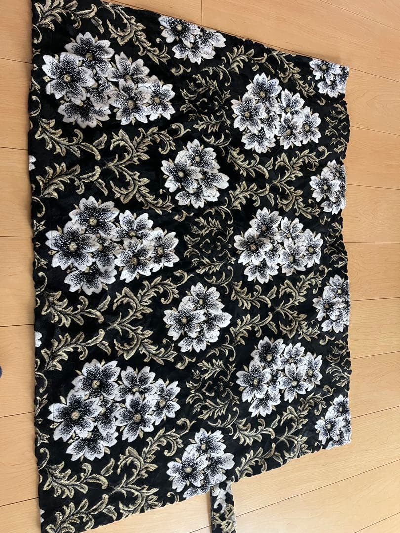 金華山　桜ブラック　リアカーテン