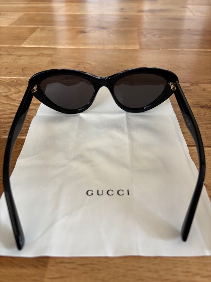 ⭐︎：【新品未使用】GUCCI キャットアイサングラス※鑑定書カード付