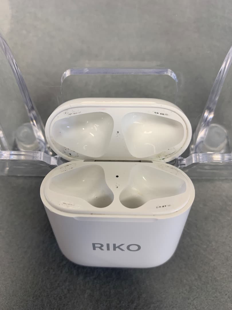 美品　AirPods　第２世代　PV7N2J/A