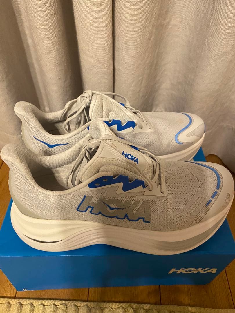 HOKA スカイワードX