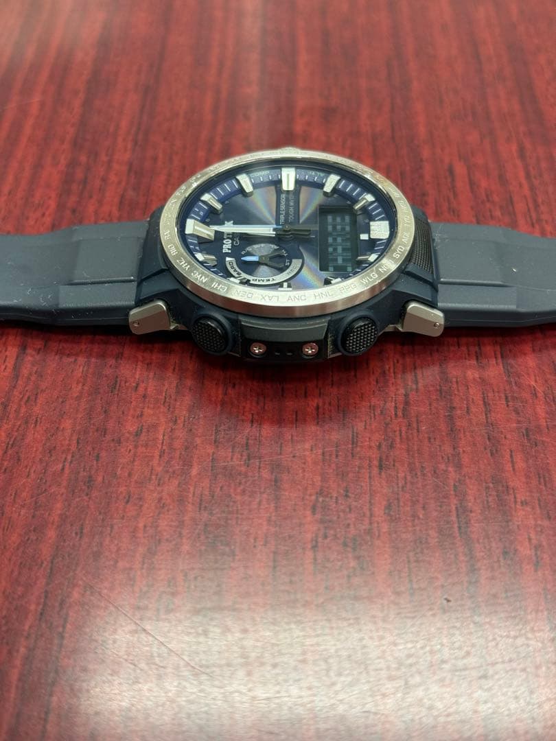 CASIO　PRO TREK デジタル腕時計 5578