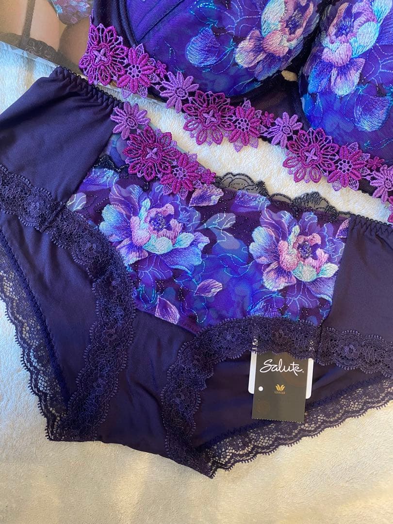 【新品タグ付】ワコールサルート 51G G65 ショーツL51 VI 紫系