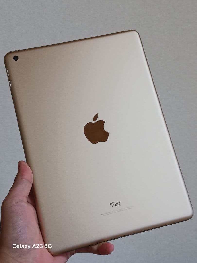 iPad本体 iPad (5th generation) Gold 32GB