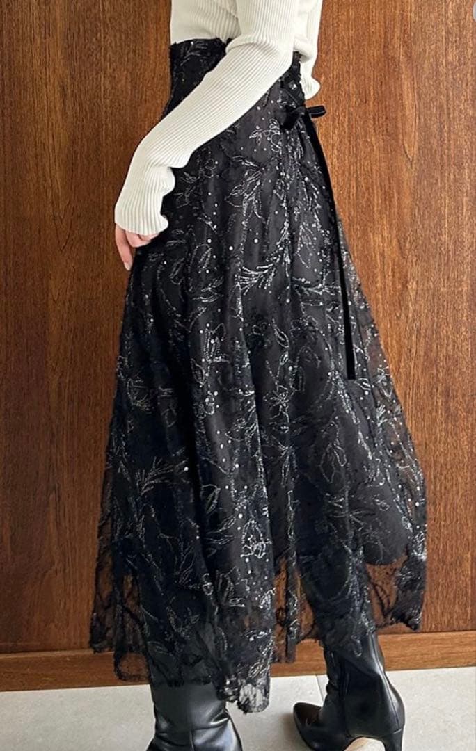 SNIDEL　エンブロイダリースカート