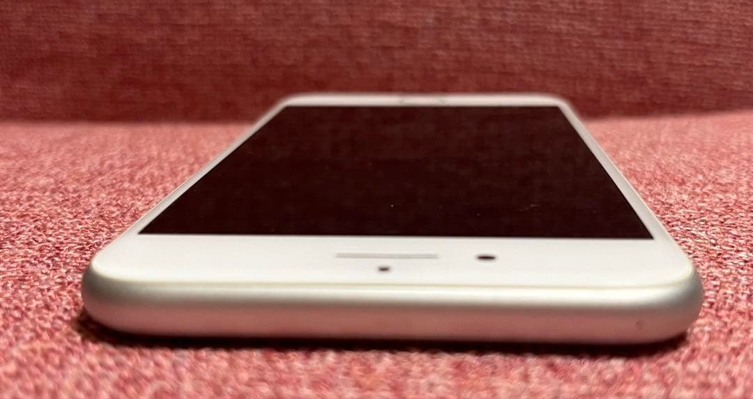 Apple iPhone 8 シルバー SIMフリー