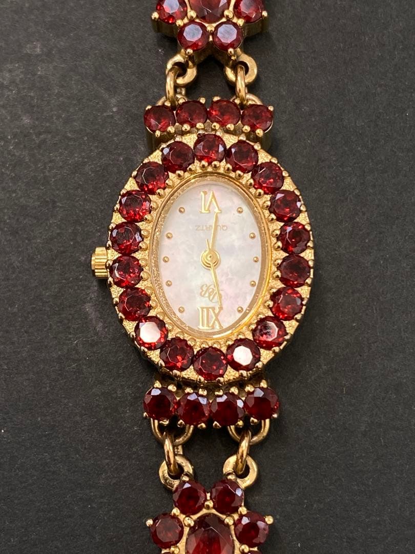 D.M Buxton ホワイトシェル文字盤 ストーン装飾 ブレスウォッチ