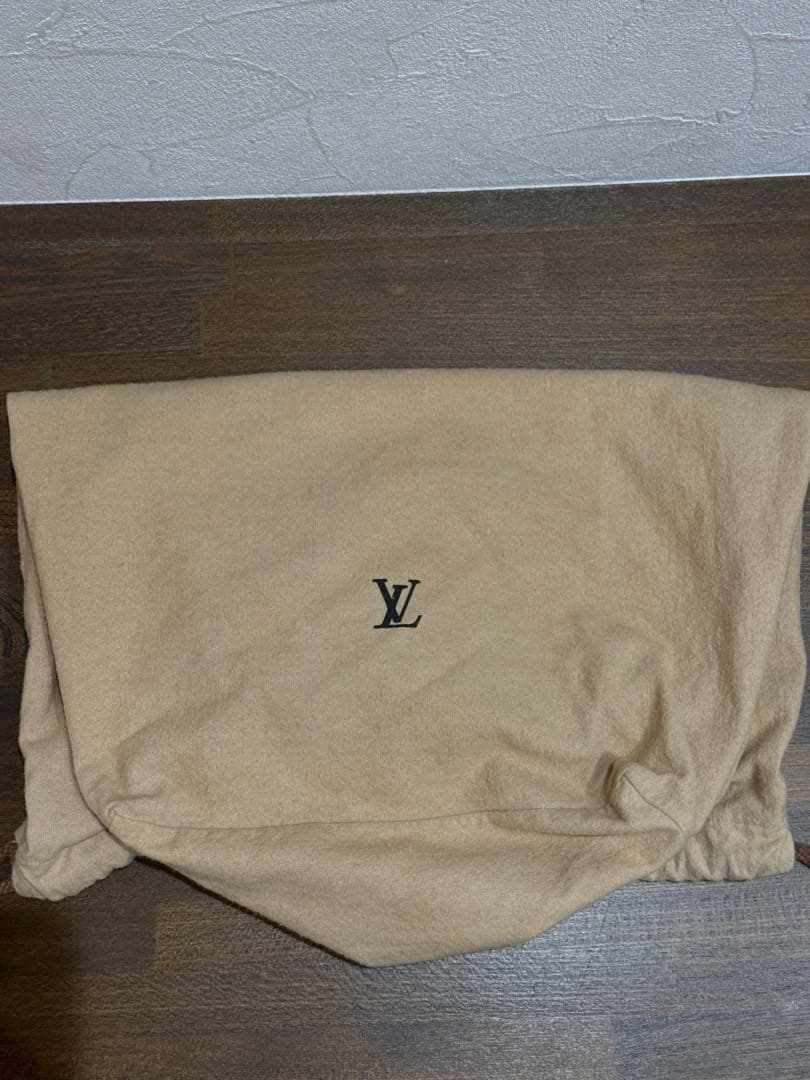 Louis Vuitton　ショルダーバック　エピ　ノクターンPM　BLACK