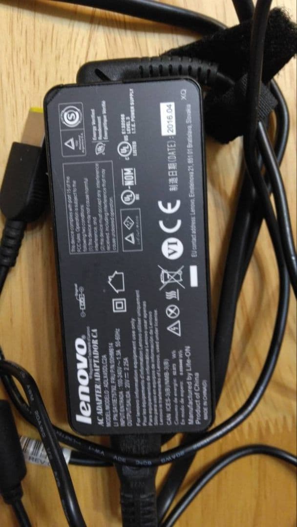 人気レノボ　シンクパッド　X1 Carbon　i5 メモリ4GB SSD128