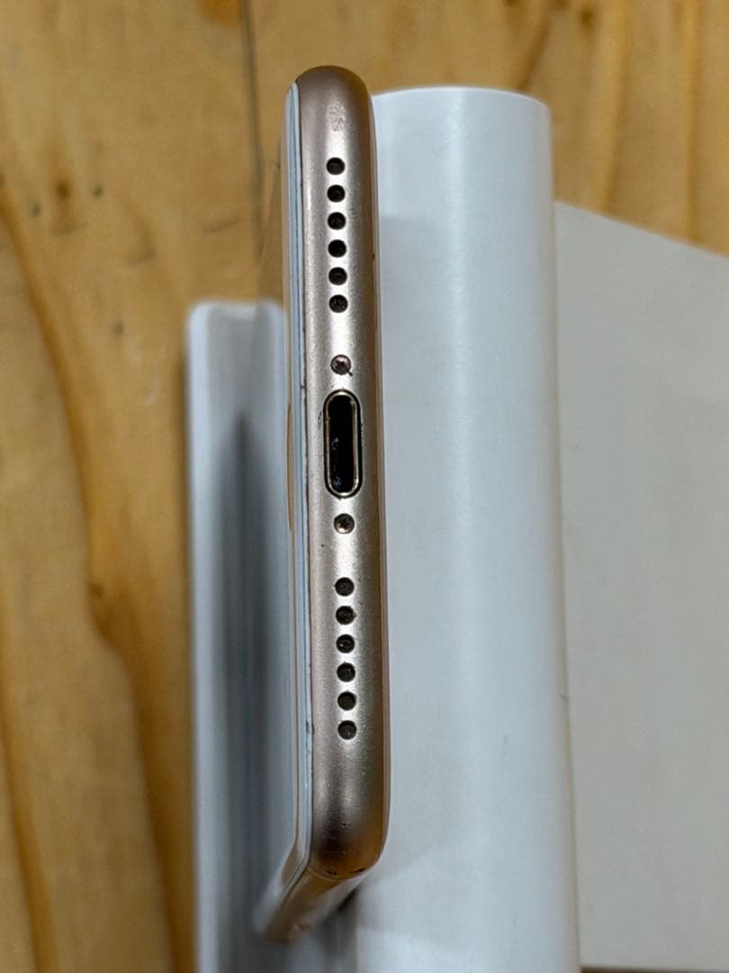 iPhone8 美品　64GB SIMフリー