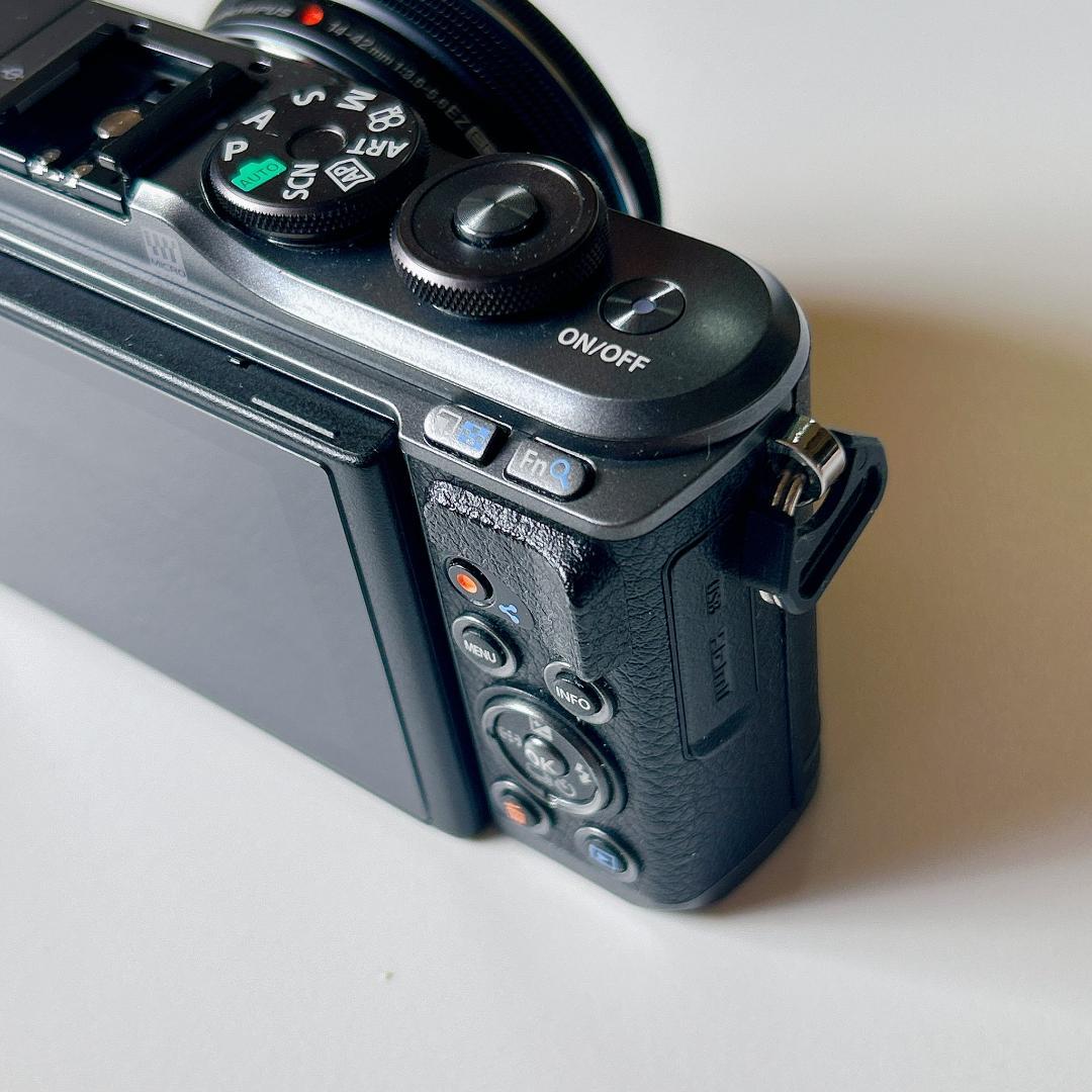 【OLYMPUS E-PL10 ミラーレス一眼カメラ　ブラック】スマホ転送