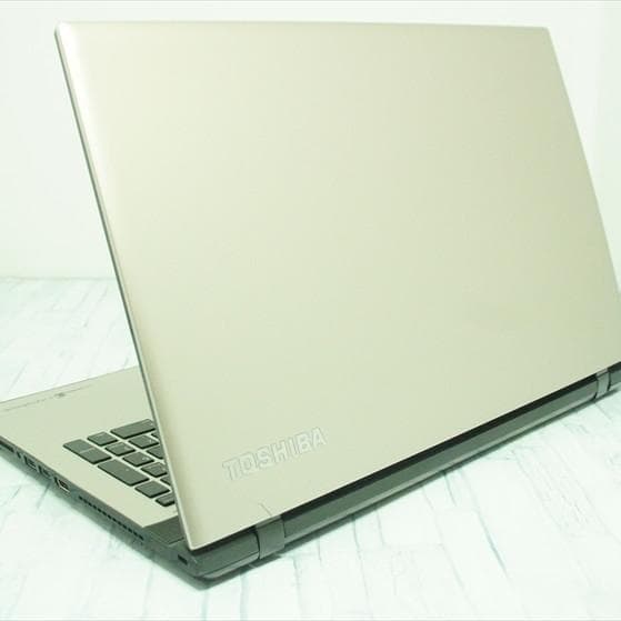 東芝 ノートパソコン本体 第6世代Core i7/SSD256GB/8GB