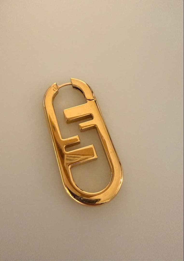 FENDI フェンディ　ゴールド オーロック　ピアス(片耳用)