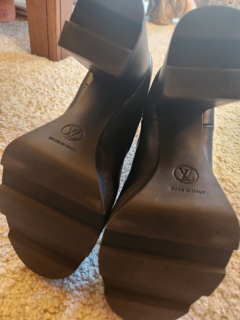 ☆美品☆ルイ・ヴィトン サイドゴアブーツ 黒　Size40