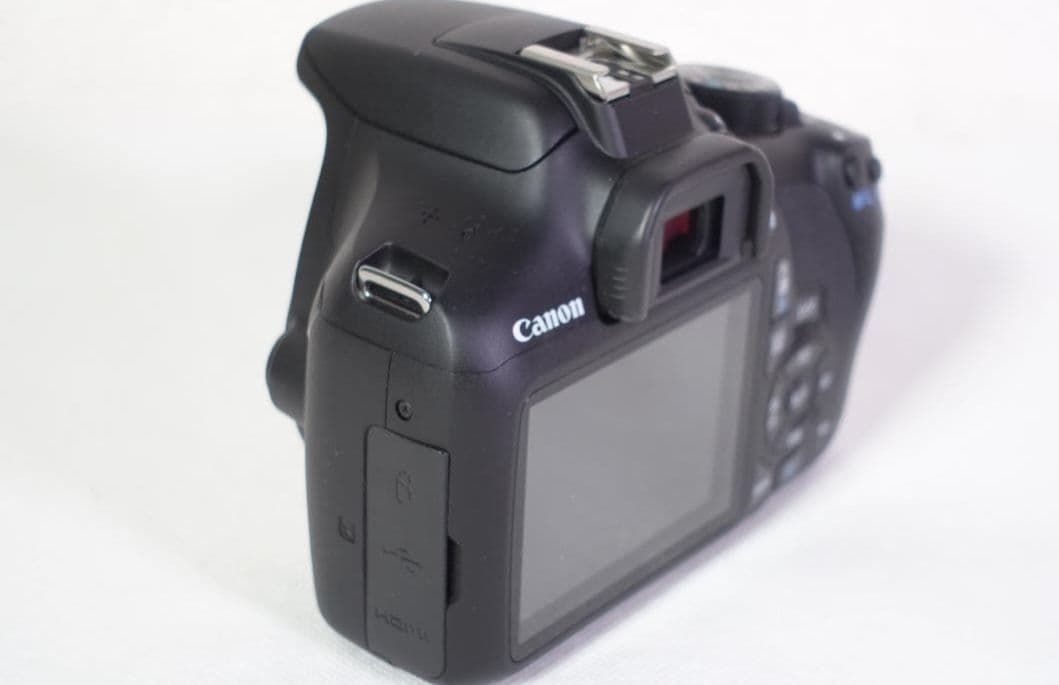 Canon EOS KISS X80 デジタル一眼レフ ジャンク品オークション