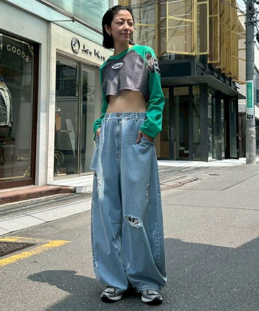 新品CURVE DAMAGE DENIM PANTS