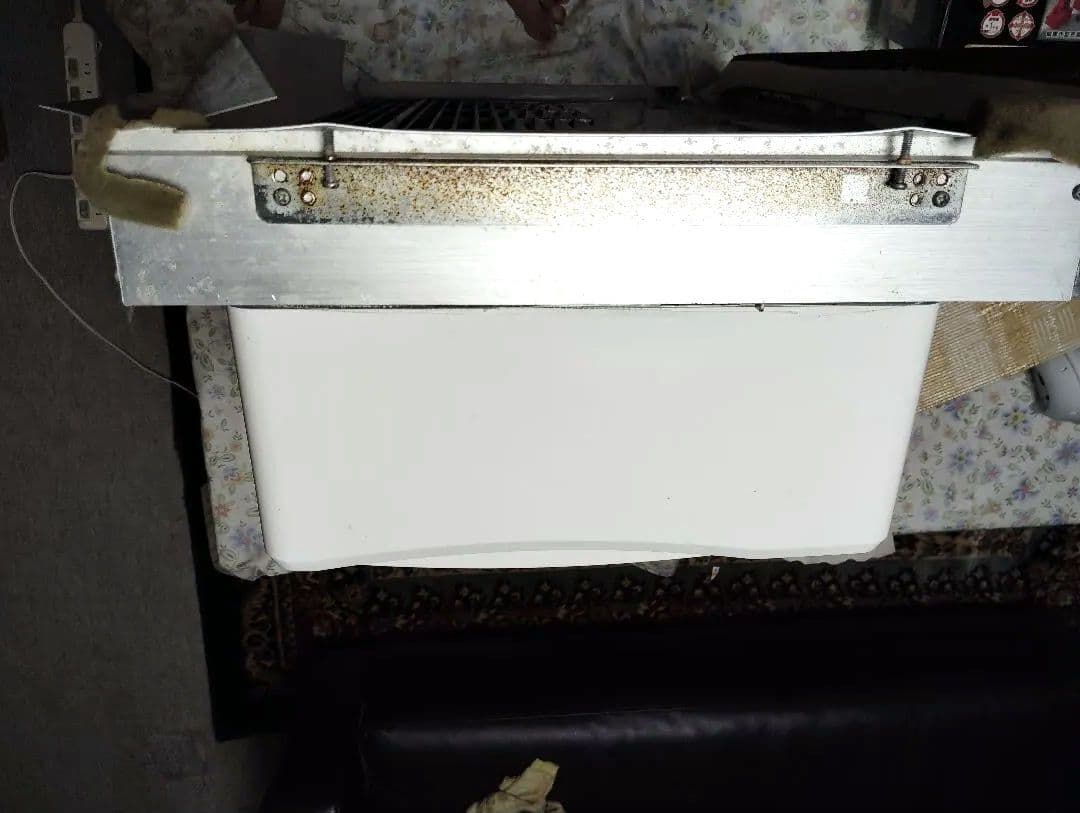 不*郎様 小泉の窓用エアコン スリムデザイン ホワイト