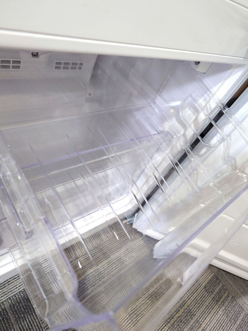 ホワイト冷蔵庫・冷凍庫 140L