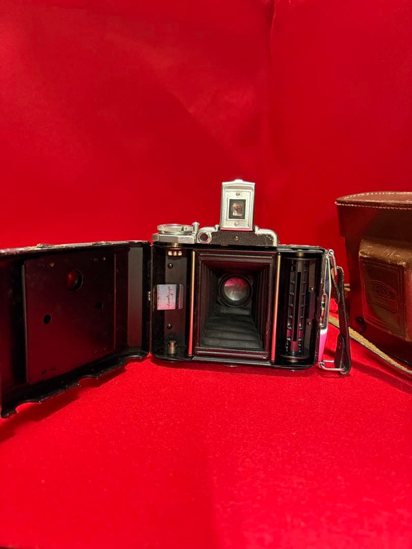 スーパーセミイコンタ(ツァイスイコン社} 純正革製カメラケース有り