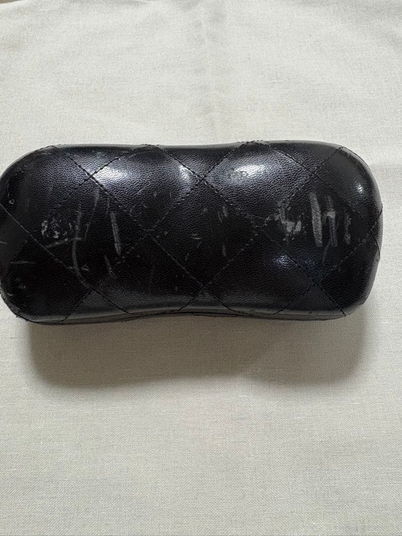 CHANEL 赤 スクエア サングラス ケース付き