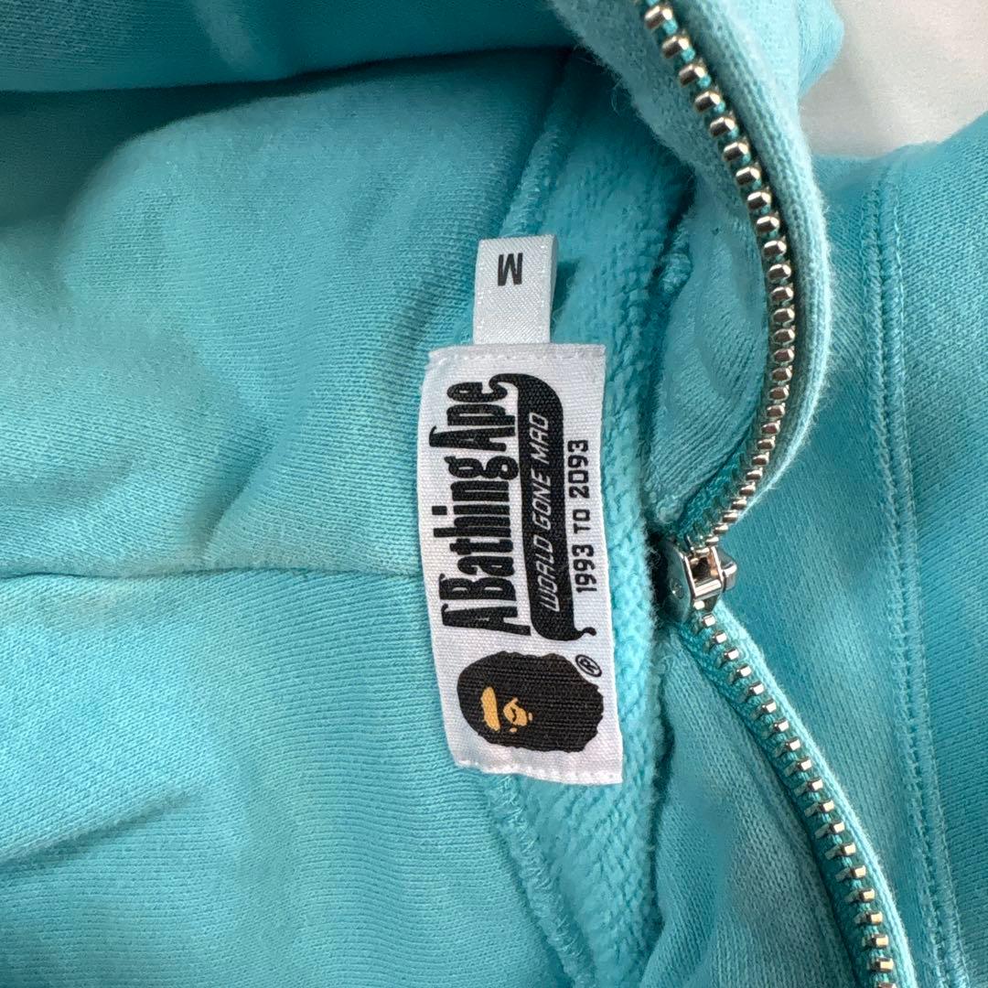 apeシャークパーカー水色